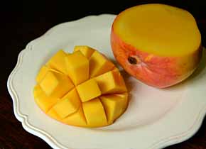 Mangos raw fruit