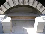 Finishing firebrick work with oven entrance.