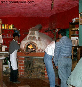 Restaurant in Peru with a pizza on menu.