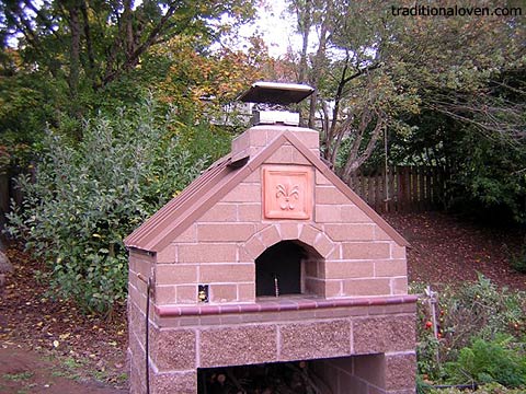 Backyard home wood firing oven in Oregon.