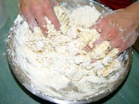 Picture on how to mix pizza dough ingredients.