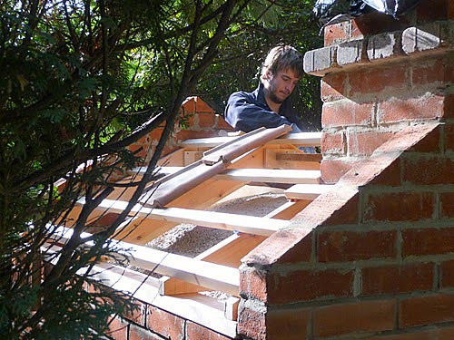 Making roof on cottage pizza oven