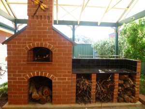 Oven which has glass-factory bricks inside